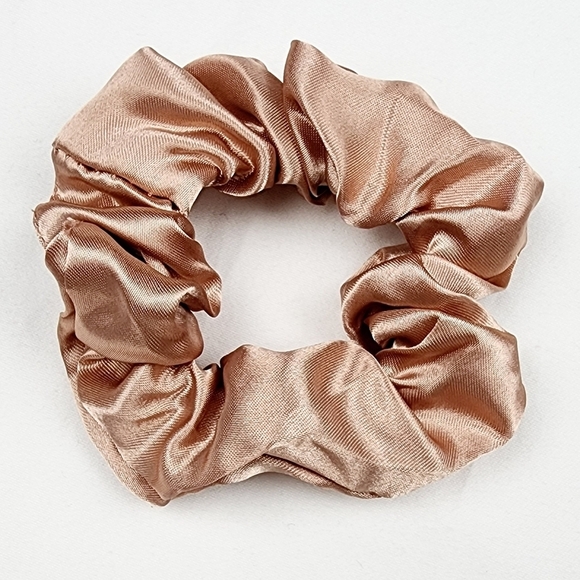 4 FOR $16 🔥Satin Scrunchie Hair Tie - Picture 4 of 5